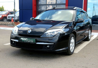 Подержанный автомобиль Renault Laguna Wagon 2008 года (3 фото)