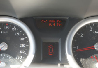 Подержанный автомобиль Renault Megane Sedan 2005 года (17 фото)