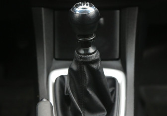 Подержанный автомобиль Toyota Corolla Sedan 2013 года (13 фото)