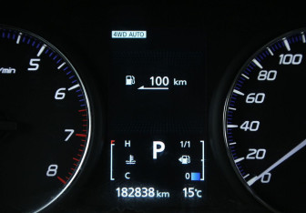 Подержанный автомобиль Mitsubishi Outlander 2012 года (19 фото)