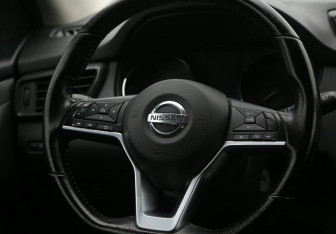 Подержанный автомобиль Nissan Qashqai 2021 года (16 фото)