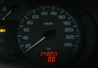 Подержанный автомобиль Renault Megane Wagon 2000 года (17 фото)