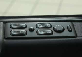 Подержанный автомобиль Mercedes-Benz Vito 1999 года (17 фото)