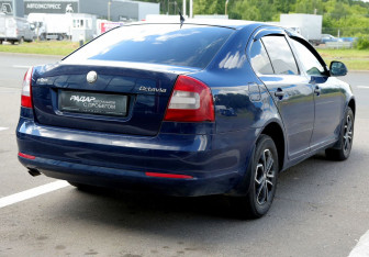 Подержанный автомобиль Skoda Octavia Liftback 2010 года (6 фото)