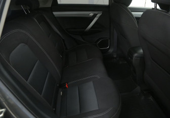 Подержанный автомобиль Geely Coolray 2023 года (11 фото)