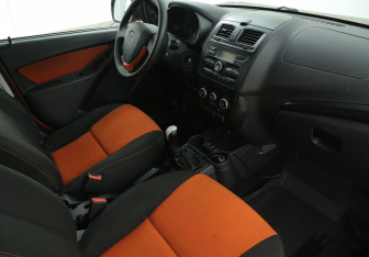 Подержанный автомобиль LADA (ВАЗ) Kalina Wagon 2015 года (9 фото)