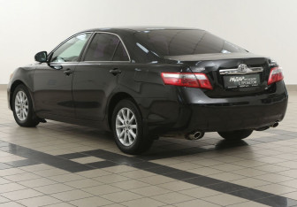 Подержанный автомобиль Toyota Camry Sedan 2009 года (2 фото)