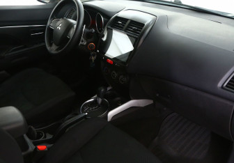 Подержанный автомобиль Mitsubishi ASX 2013 года (7 фото)