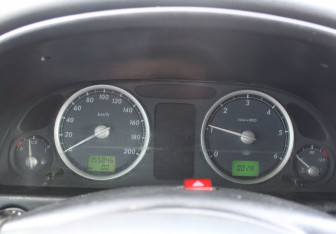 Подержанный автомобиль ГАЗ 31105 «Волга» 2006 года (14 фото)