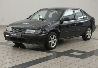 Подержанный автомобиль Nissan Sentra Sedan 1999 года (8 фото)
