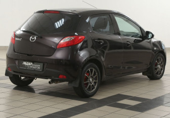 Подержанный автомобиль Mazda 2 Hatchback 2008 года (4 фото)