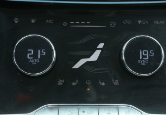 Подержанный автомобиль Exeed VX 2023 года (18 фото)