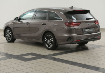 Подержанный автомобиль Kia Ceed Wagon 2019 года (2 фото)