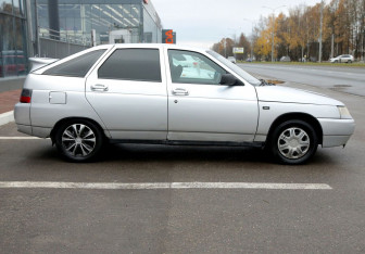 Подержанный автомобиль LADA (ВАЗ) 2112 2007 года (7 фото)
