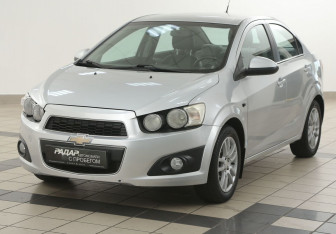 Подержанный автомобиль Chevrolet Aveo Sedan 2012 года (8 фото)