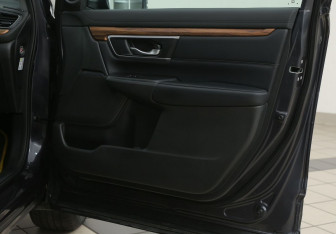 Подержанный автомобиль Honda CR-V 2018 года (17 фото)