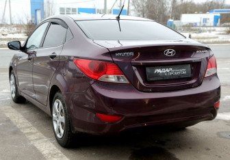 Подержанный автомобиль Hyundai Solaris Sedan 2012 года (4 фото)