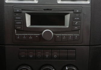 Подержанный автомобиль УАЗ Patriot 2016 года (13 фото)