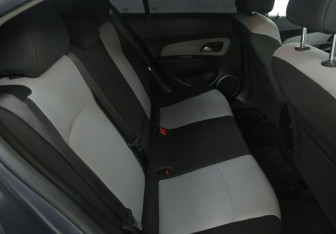 Подержанный автомобиль Chevrolet Cruze Sedan 2012 года (11 фото)