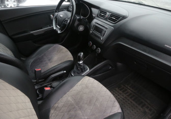 Подержанный автомобиль Kia Rio Sedan 2016 года (9 фото)