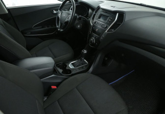 Подержанный автомобиль Hyundai Santa Fe 2016 года (9 фото)