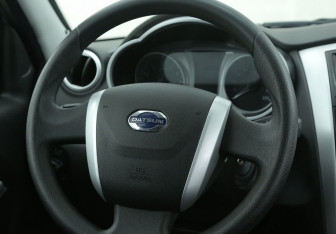 Подержанный автомобиль Datsun on-DO 2017 года (16 фото)