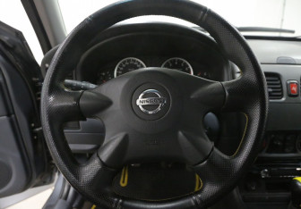 Подержанный автомобиль Nissan Almera Sedan 2005 года (9 фото)