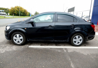 Подержанный автомобиль Chevrolet Aveo Sedan 2012 года (8 фото)