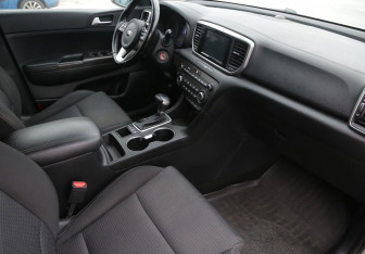 Подержанный автомобиль Kia Sportage 2018 года (16 фото)