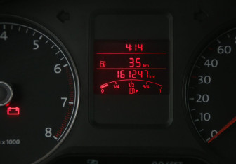 Подержанный автомобиль Volkswagen Polo Sedan 2011 года (18 фото)