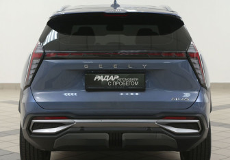 Подержанный автомобиль Geely Atlas 2024 года (3 фото)
