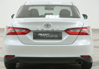 Подержанный автомобиль Toyota Camry Sedan 2018 года (3 фото)