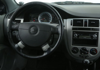 Подержанный автомобиль Chevrolet Lacetti Sedan 2008 года (14 фото)