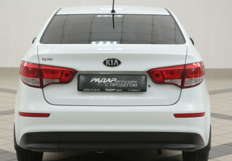 Подержанный автомобиль Kia Rio Sedan 2016 года (3 фото)