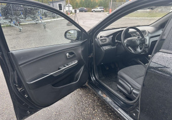 Подержанный автомобиль Kia Rio Sedan 2013 года (9 фото)