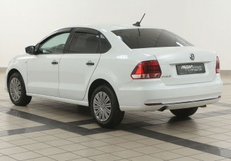 Подержанный автомобиль Volkswagen Polo Sedan 2017 года (2 фото)