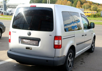 Подержанный автомобиль Volkswagen Caddy Compactvan 2007 года (6 фото)