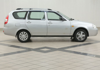 Подержанный автомобиль LADA (ВАЗ) Priora Wagon 2011 года (5 фото)