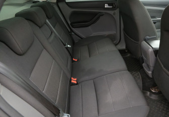 Подержанный автомобиль Ford Focus Sedan 2011 года (11 фото)