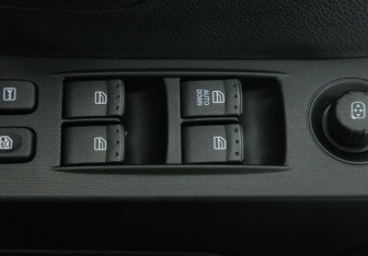 Подержанный автомобиль SsangYong Actyon 2013 года (17 фото)