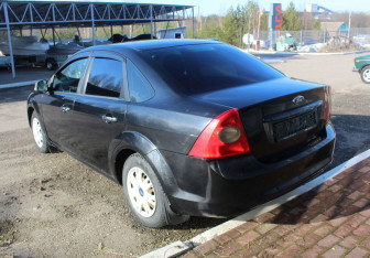 Подержанный автомобиль Ford Focus Sedan 2009 года (5 фото)