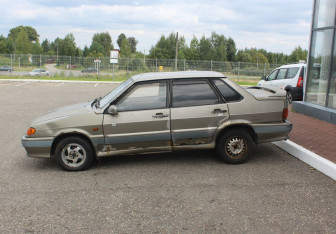 Подержанный автомобиль LADA (ВАЗ) 2115 2002 года (4 фото)