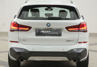 Подержанный автомобиль BMW X1 2019 года (3 фото)
