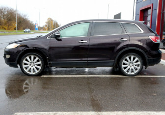 Подержанный автомобиль Mazda CX-9 2008 года (8 фото)