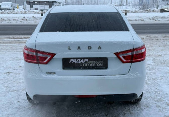 Подержанный автомобиль LADA (ВАЗ) Vesta Sedan 2017 года (6 фото)