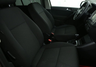 Подержанный автомобиль Volkswagen Tiguan 2014 года (10 фото)