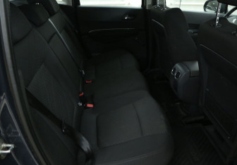 Подержанный автомобиль Peugeot 3008 2011 года (11 фото)