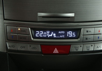 Подержанный автомобиль Subaru Outback Wagon 2010 года (18 фото)