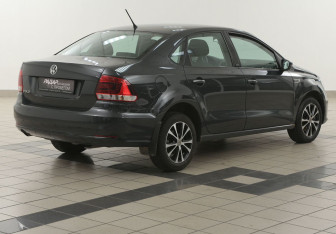 Подержанный автомобиль Volkswagen Polo Sedan 2016 года (4 фото)