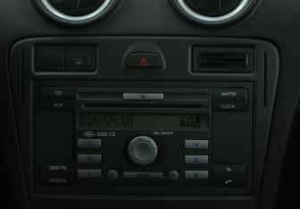 Подержанный автомобиль Ford Fusion 2008 года (15 фото)